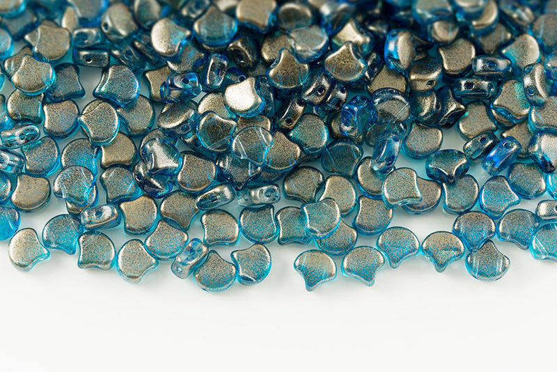 Ginko 7.5×7.5mm Halo Celestial Blue 2-Hole Czech Beads