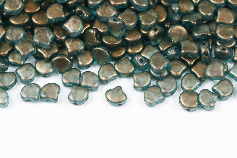 Ginko 7.5×7.5mm Halo Sky 2-Hole Czech Beads