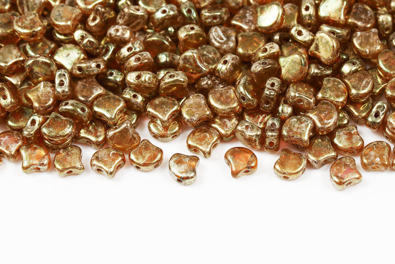 Ginko 7.5×7.5mm Crystal Gleam Lila Glaze 2-Hole Czech Beads