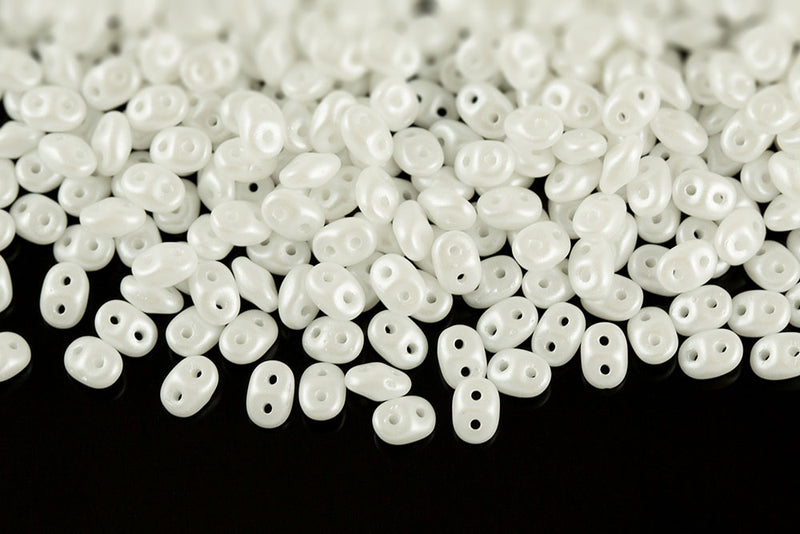Miniduo 2×4mm Pastel Snow White 2-Hole Czech Beads