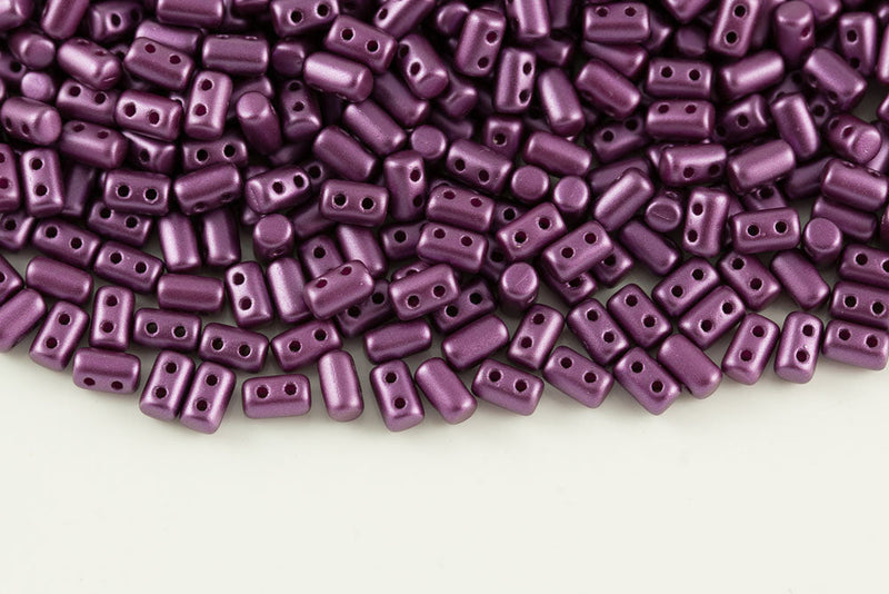 Rulla 5×3mm Pastel Bordeaux 2-Hole Czech Beads