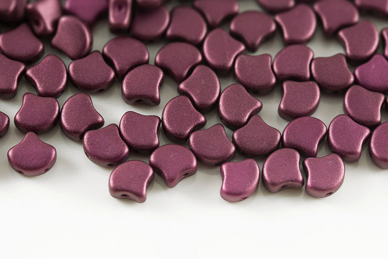 GINKO 7.5×7.5mm Chatoyant Burgundy 2-Hole Czech Beads