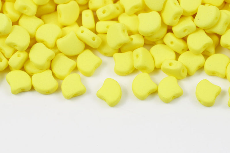Ginko 7.5×7.5mm Light Matte Light Yellow 2-Hole Czech Beads