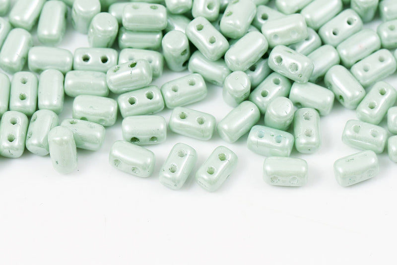 Rulla 5×3mm Chalk Light Green Luster 2-Hole Czech Beads