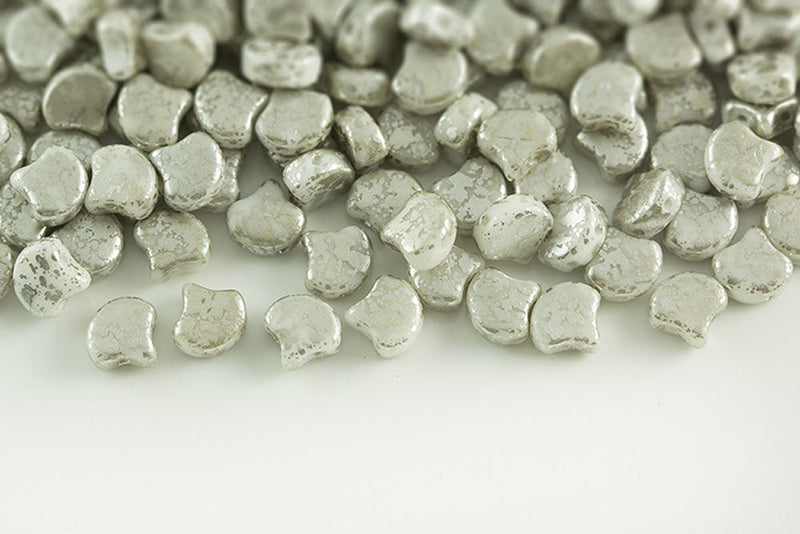 Ginko 7.5×7.5mm Silver Splash Chalk 2-Hole Czech Beads