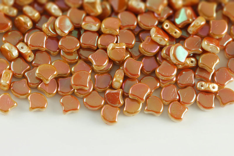 Ginko 7.5×7.5mm Chalk Full Apricot 2-Hole Czech Beads