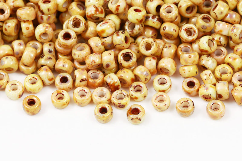 Matubo Round 2/0 Chalk Travertin Czech Seed beads