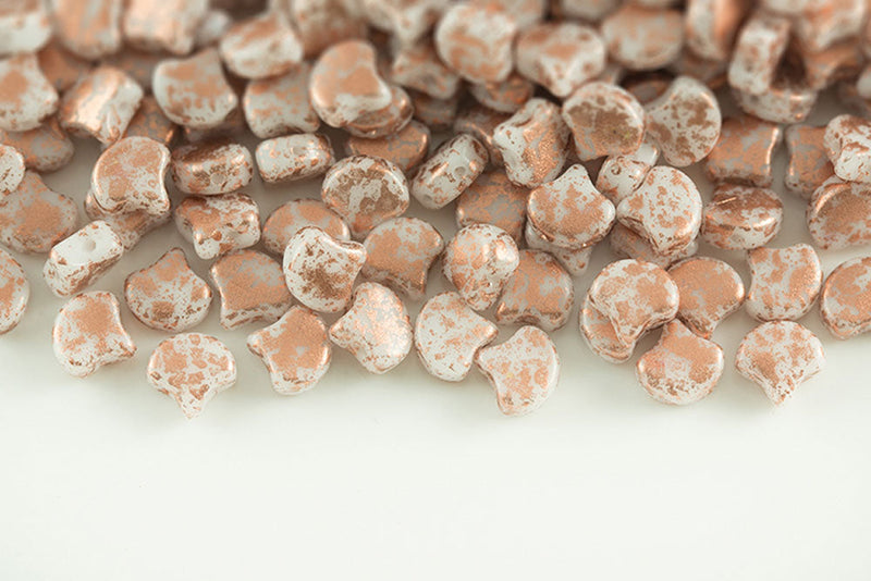 Ginko 7.5×7.5mm Copper Splash Chalk 2-Hole Czech Beads