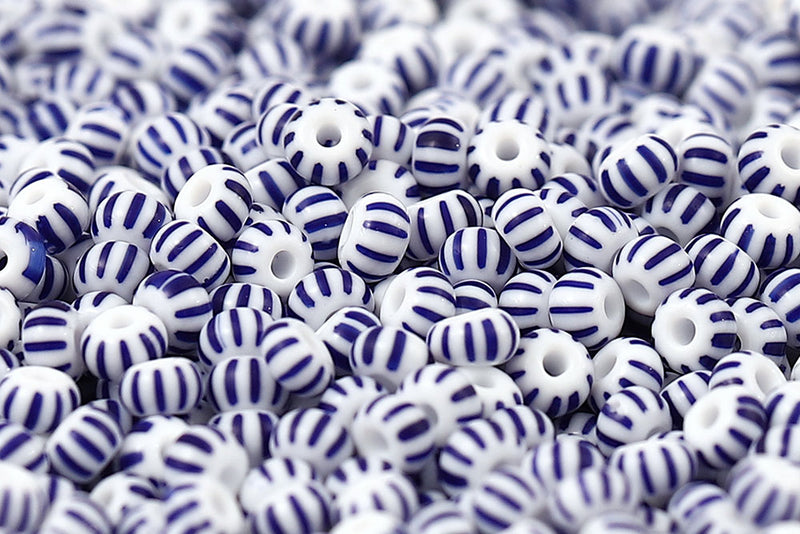 Preciosa Rocailles 6/0 Blue Stripes On White Col.03331