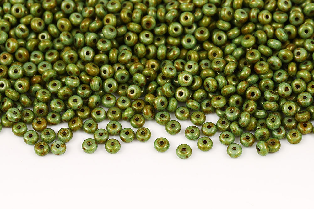 Spacer 2.5×4mm Chalk Green Marble Finish 1-Hole Czech Beads