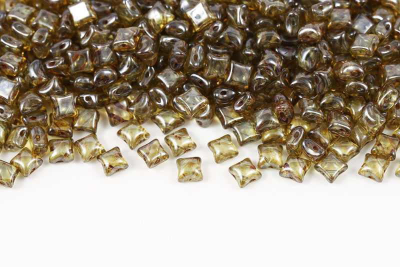 Wibeduo 8×8mm Crystal Green Glaze 2-hole Czech Beads
