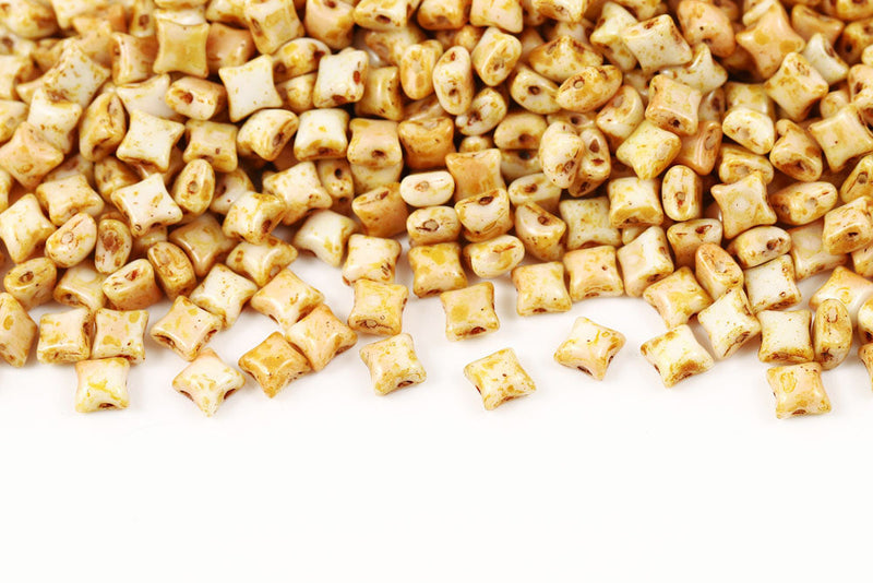 Wibeduo 8×8mm Chalk Travertin 2-hole Czech Beads