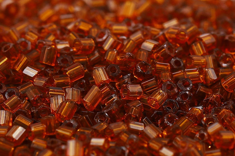 Preciosa 2-Cut 11/0 Transparent Ruby col.90090