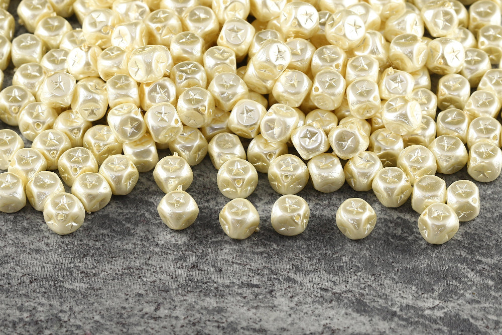 Star Cube 7×7mm Chalk Butter Luster 1-Hole Czech Beads