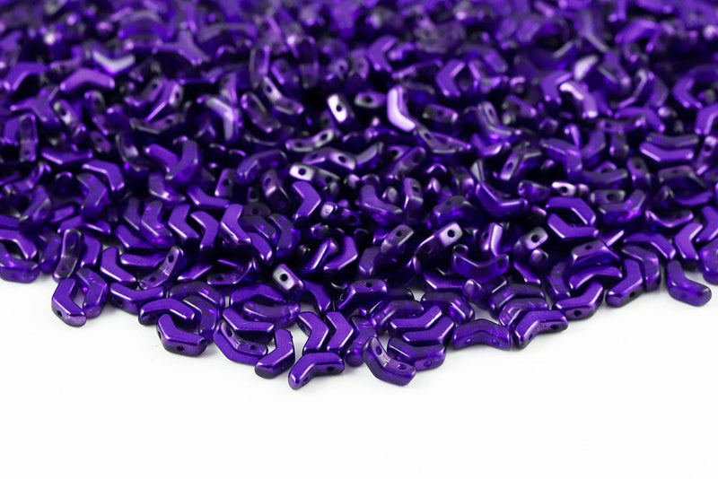 Arrow 8×5mm Transparent Metallic Violet 2-Hole Czech Beads