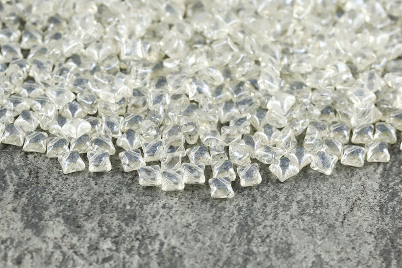 Wibeduo 8×8mm Crystal White Luster 2-Hole Czech Beads