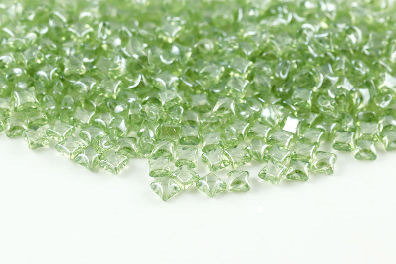 Wibeduo 8×8mm Crystal Green Luster 2-Hole Czech Beads