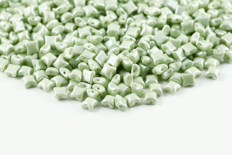Wibeduo 8×8mm Chalk Light Green Luster 2-Hole Czech Beads