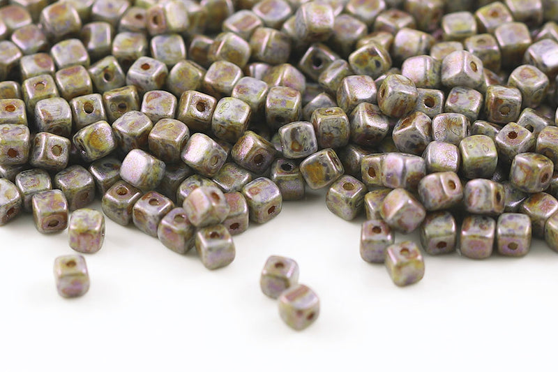 Cube 4×4mm Chalk Gray Marble Finish 1-Hole Czech Beads