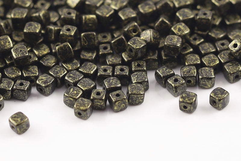 Cube 4×4mm Jet Golden Quicksand 1-Hole Czech Beads