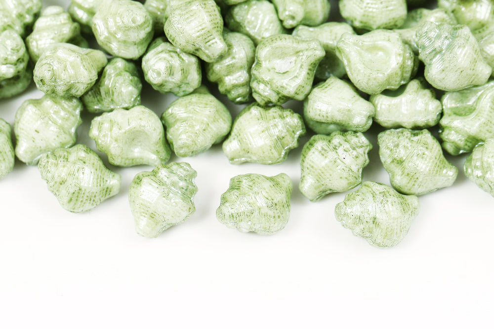 Conch 15×12mm Alabaster Green Luster 1-Hole Czech Beads