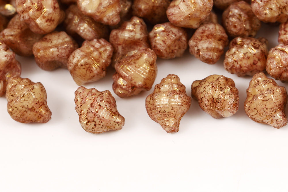 Conch 15×12mm Light Brown With Gold Marble 1-Hole Czech Beads