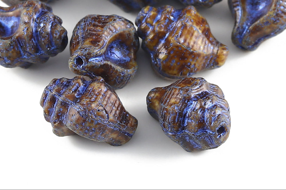 Conch 15×12mm Opaque Lvory Travertin With Blue 1-Hole Czech Beads