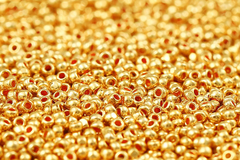 Preciosa Charlottes 13/0 Gold Metallic Dyed Col.18581