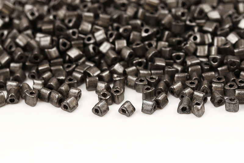 Preciosa Triangles 3.5×3.5mm Dark Gray Matt Metallic Col.18949