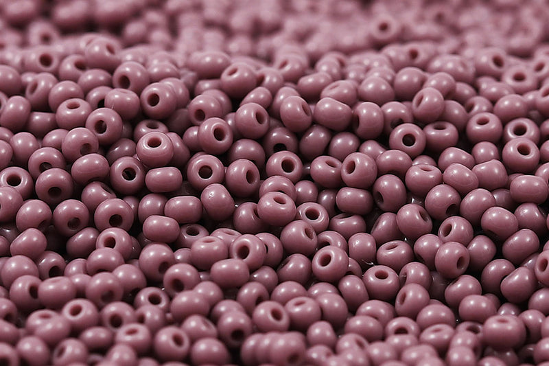 Preciosa Rocailles 11/0 Opaque Violet col.23020