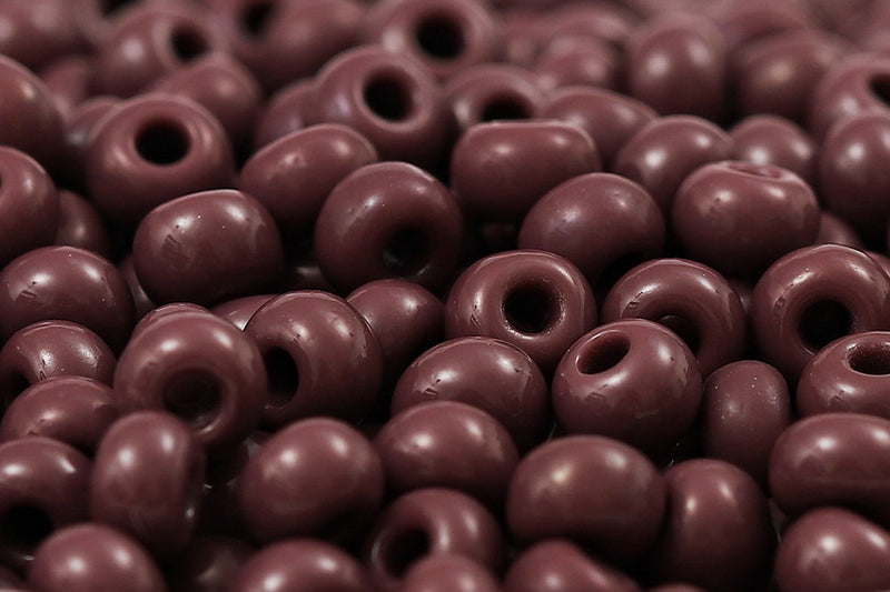 Preciosa Rocailles 8/0 Opaque Drak Purple col.23040