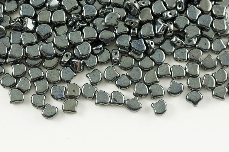 Ginko 7.5×7.5mm Jet Hematite 2-Hole Czech Beads