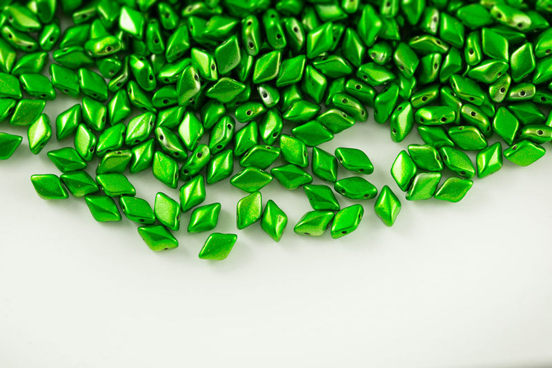 Gemduo 8×5mm Metalust Apple Green 2-Hole Czech Beads