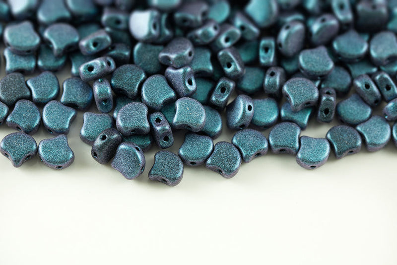 Ginko 7.5×7.5mm Polychrome Chameleon Emerald 2-Hole Czech Beads