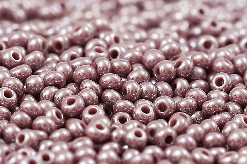 Preciosa Rocailles 11/0 Opaque Violet Luster col.28020