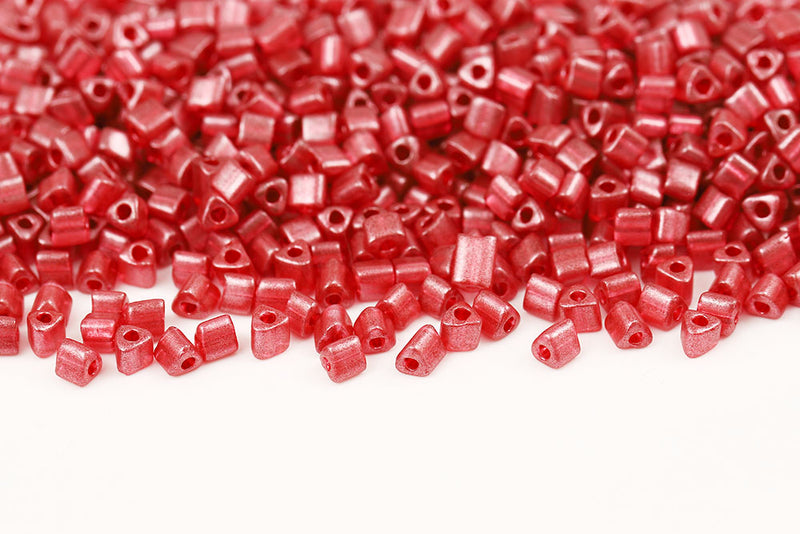 Preciosa Triangles 3.5×3.5mm Red Matt Metallic Col.18998