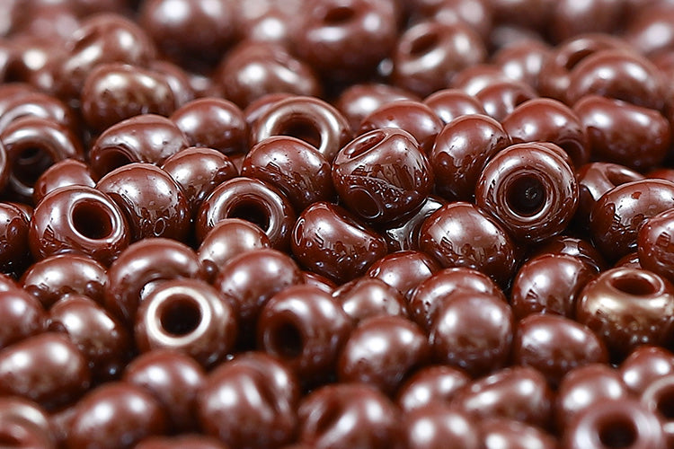 Preciosa Rocailles 11/0 Opaque Chocolate Lustered col.18600