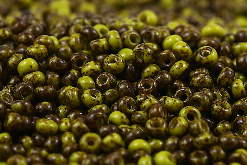 Preciosa Rocailles 11/0 Opaque Green Travertin col.59943