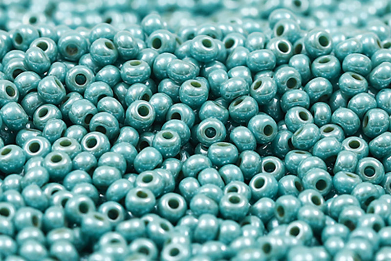 Preciosa Rocailles 6/0 Opaque Turquoise Luster col.63021