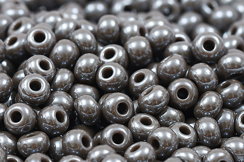 Preciosa Rocailles 6/0 Opaque Gray Luster col.48020