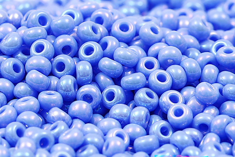 Preciosa Rocailles 11/0 Opaque Light Sapphire Rainbow col.34020