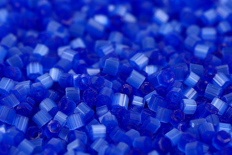 Preciosa 2-Cut 11/0 Sapphire Satin col.35061