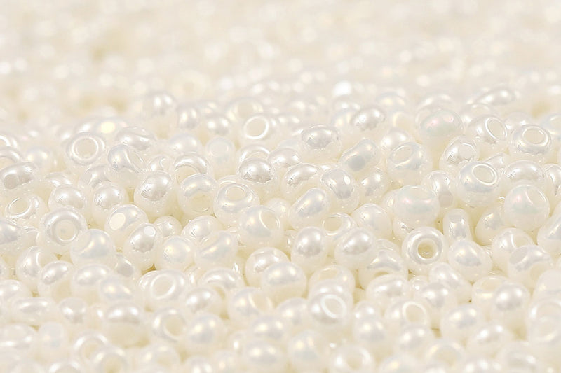 Preciosa Charlottes 13/0 Opaque Sfinx White col.46102