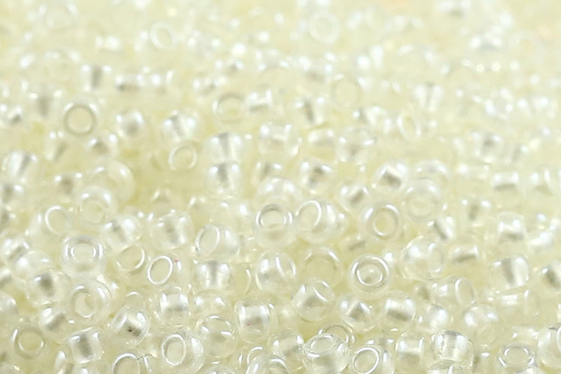 Preciosa Rocailles 11/0 Pearl Pastel White Lining col.382PI