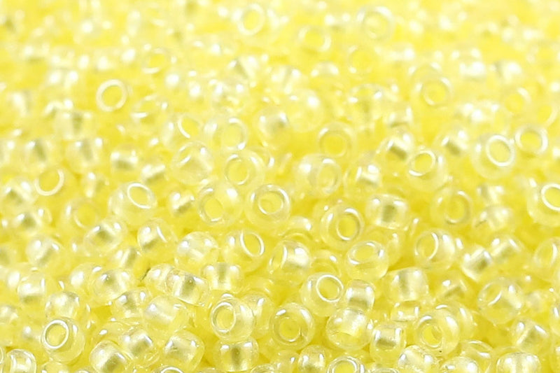 Preciosa Rocailles 11/0 Pearl Pastel Yellow Lining col.382PY