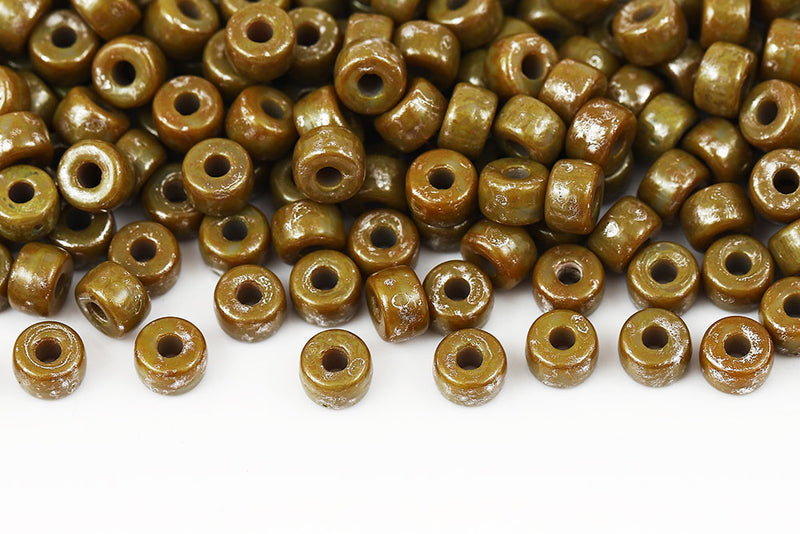 Matubo Round 2/0 Opaque Gray Picasso Czech Seed beads