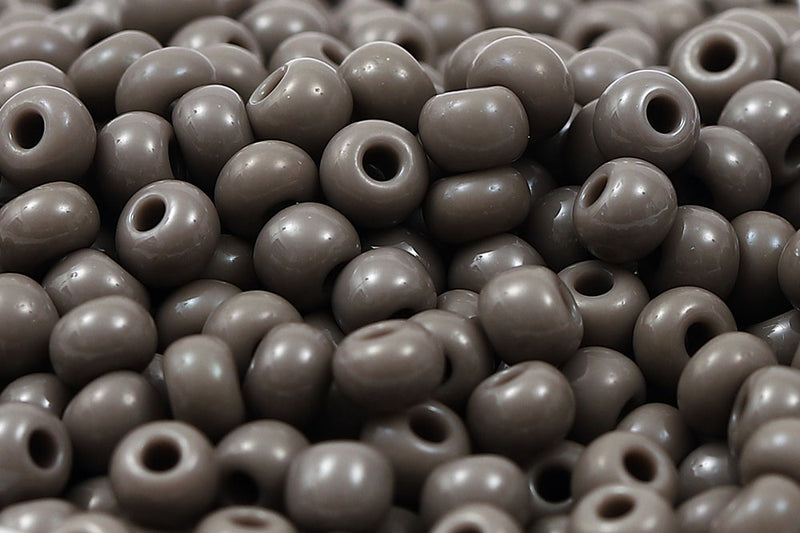 Preciosa Rocailles 6/0 Opaque Gray col.43020