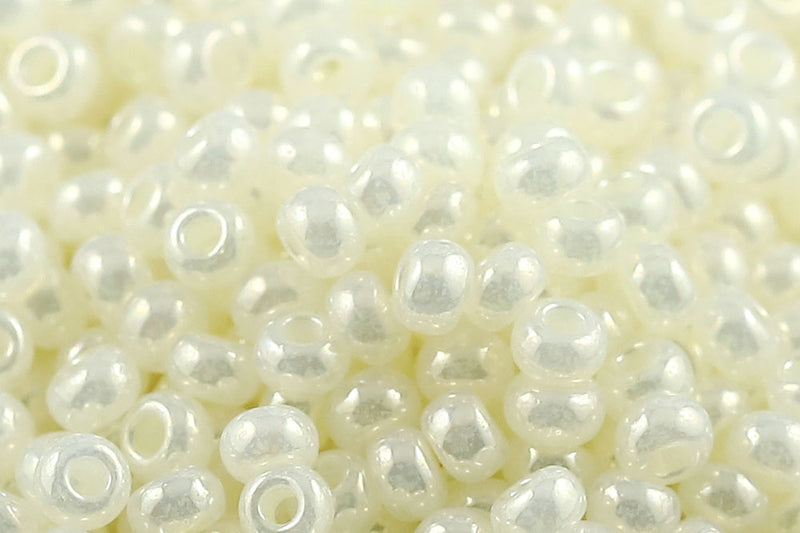 Preciosa Rocailles 8/0 Pearl Off White col.47102