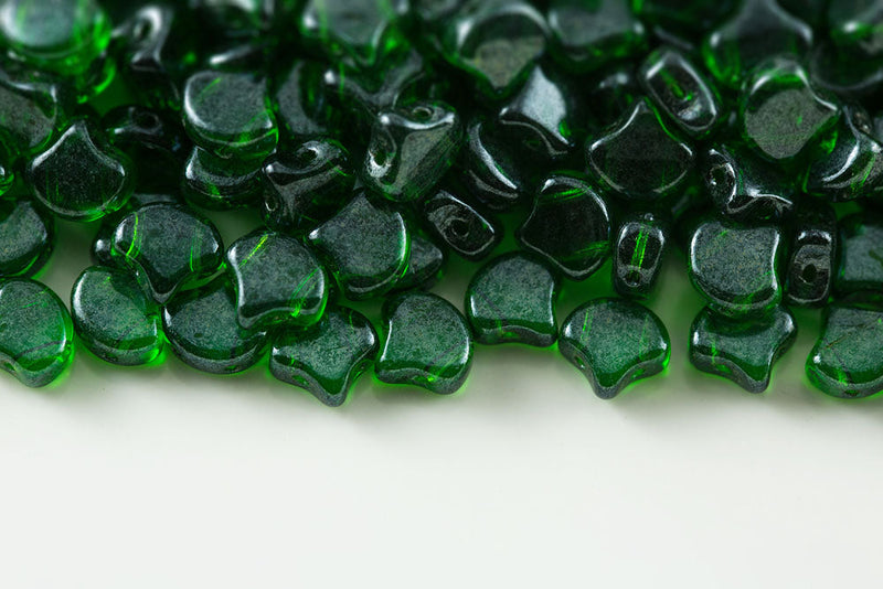 Ginko 7.5×7.5mm Chrysolite Beige Luster 2-Hole Czech Beads