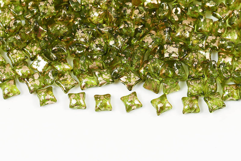 Wibeduo 8×8mm Gold Splash Olivine 2-Hole Czech Beads